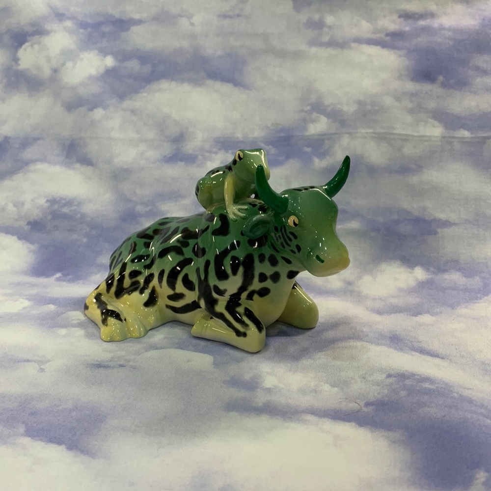Cow Parade’s Mother Frog